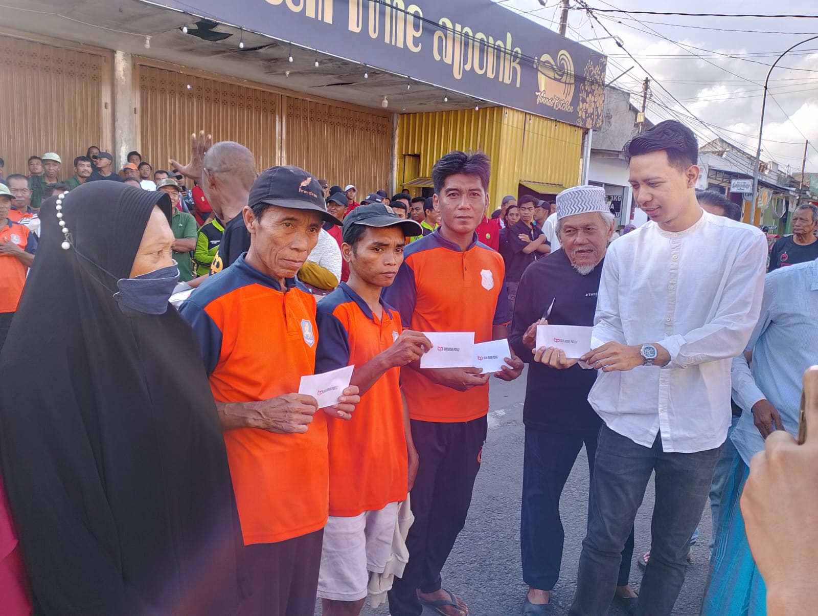 Ribuan Warga Serbu Amplop Berkah dari BIP